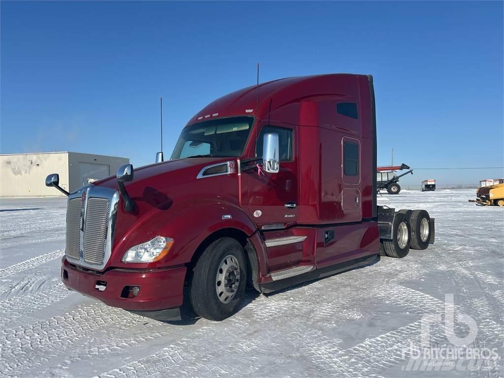 Kenworth T680 Conventional Trucks / Tractor Trucks