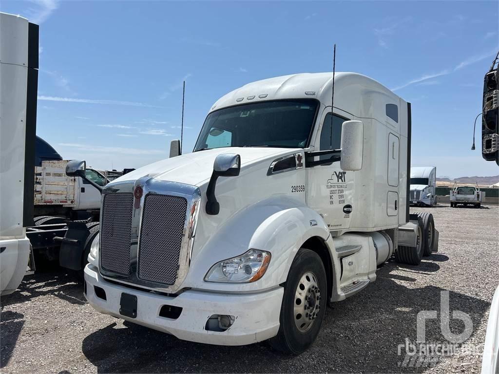 Kenworth T680 Conventional Trucks / Tractor Trucks
