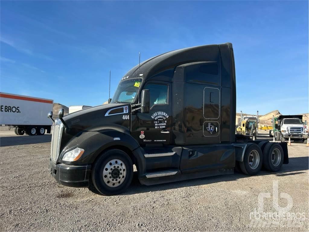 Kenworth T680 Conventional Trucks / Tractor Trucks