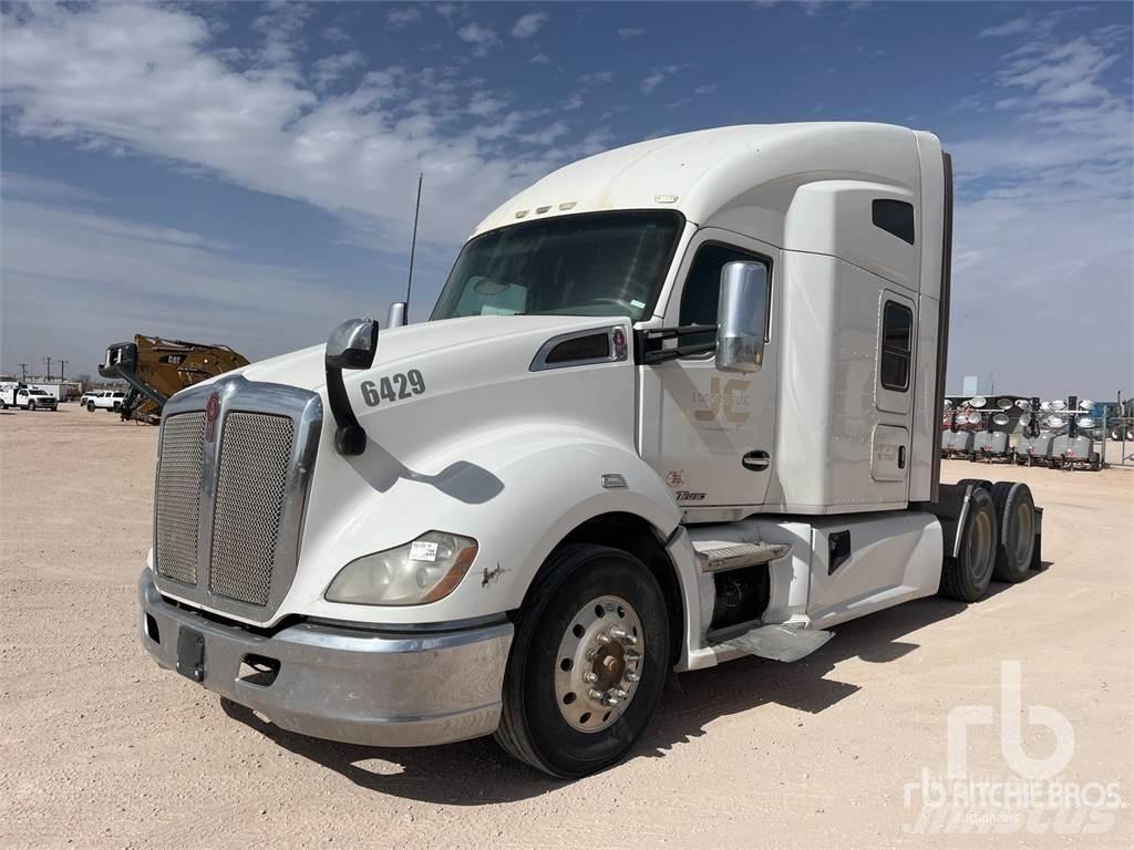 Kenworth T680 Conventional Trucks / Tractor Trucks