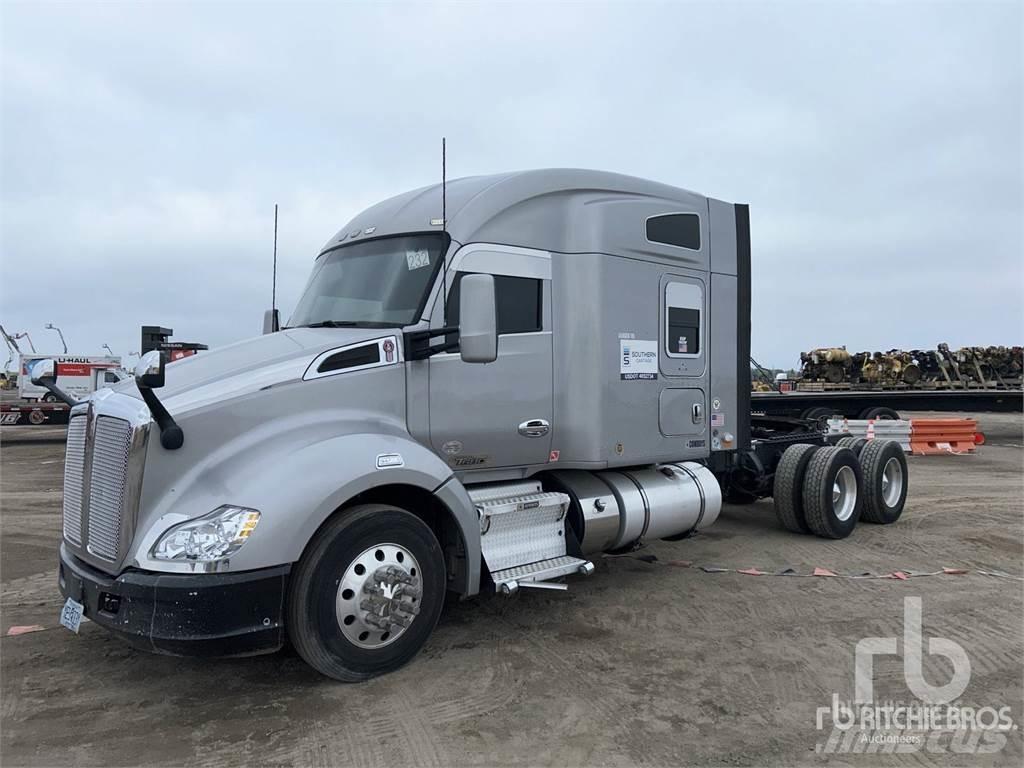 Kenworth T680 Conventional Trucks / Tractor Trucks