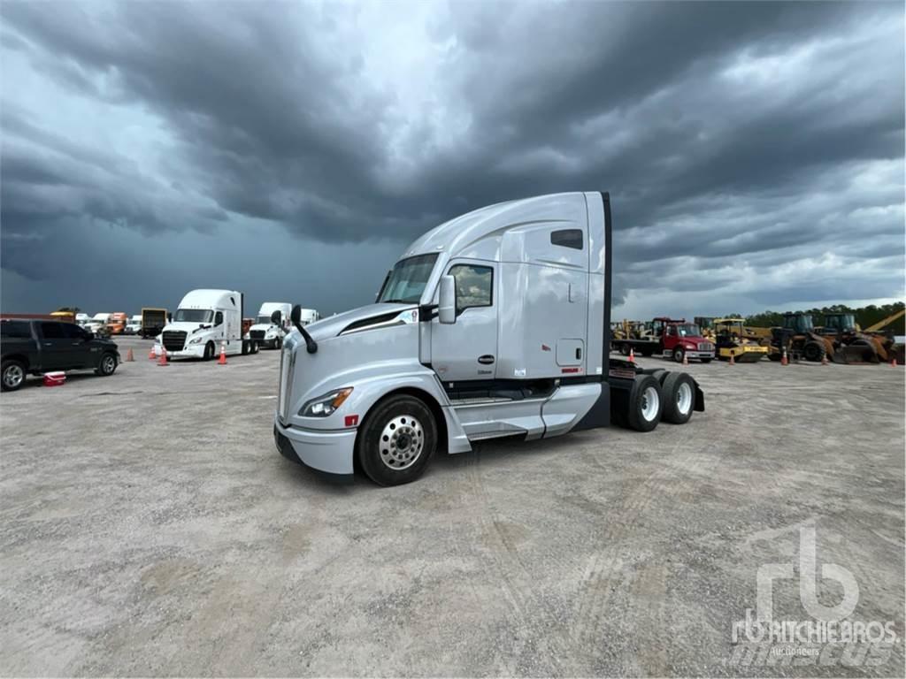 Kenworth T680 Conventional Trucks / Tractor Trucks
