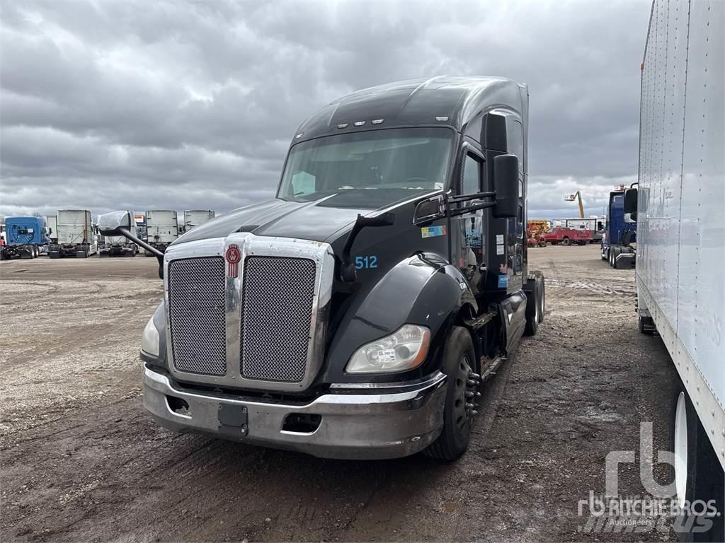 Kenworth T680 Conventional Trucks / Tractor Trucks