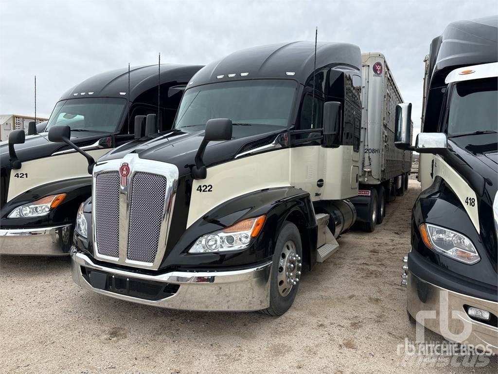 Kenworth T680 Conventional Trucks / Tractor Trucks