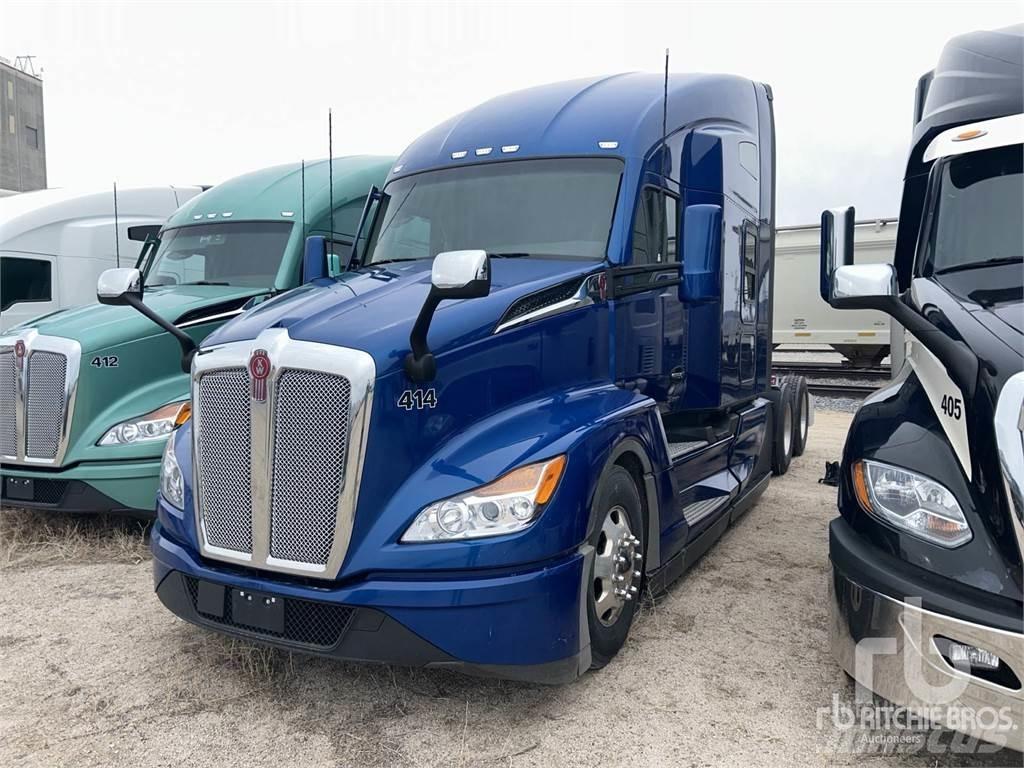 Kenworth T680 Conventional Trucks / Tractor Trucks