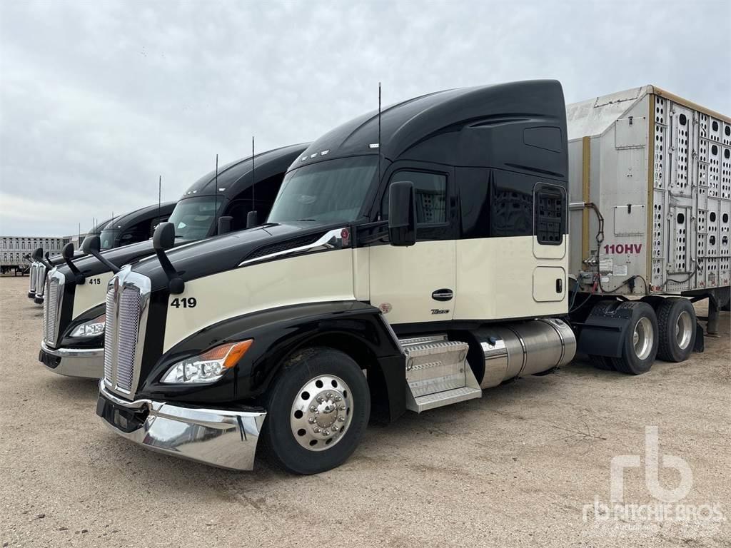 Kenworth T680 Conventional Trucks / Tractor Trucks