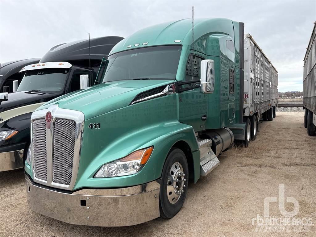 Kenworth T680 Conventional Trucks / Tractor Trucks