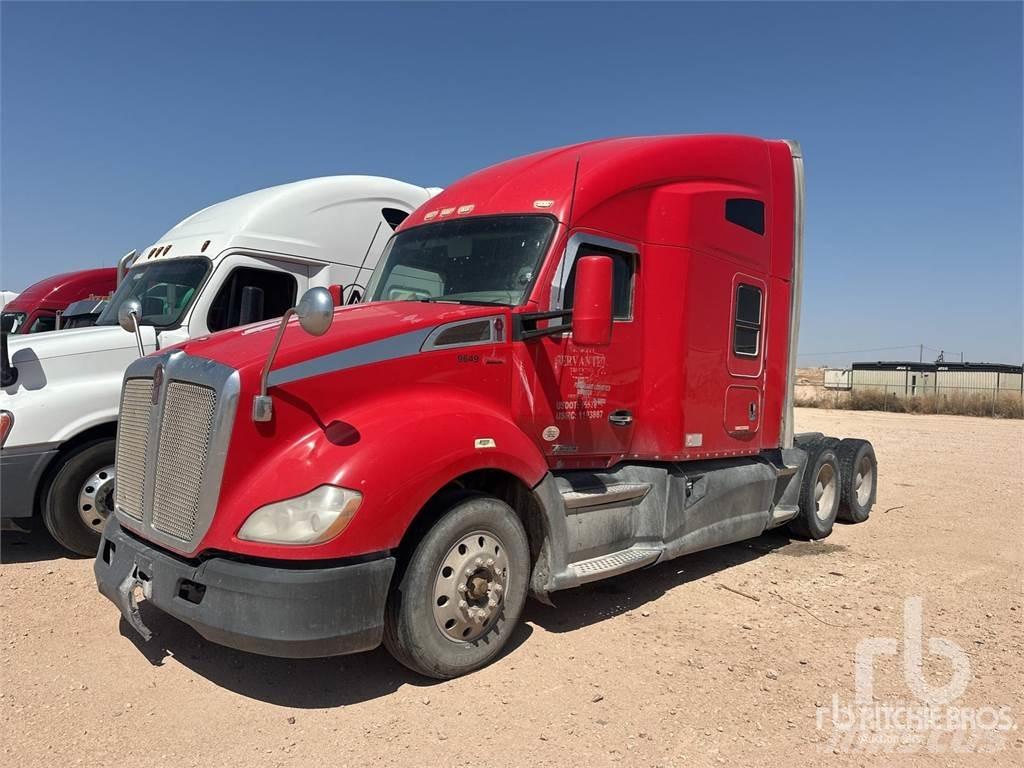 Kenworth T680 Conventional Trucks / Tractor Trucks
