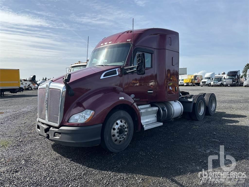 Kenworth T680 Conventional Trucks / Tractor Trucks