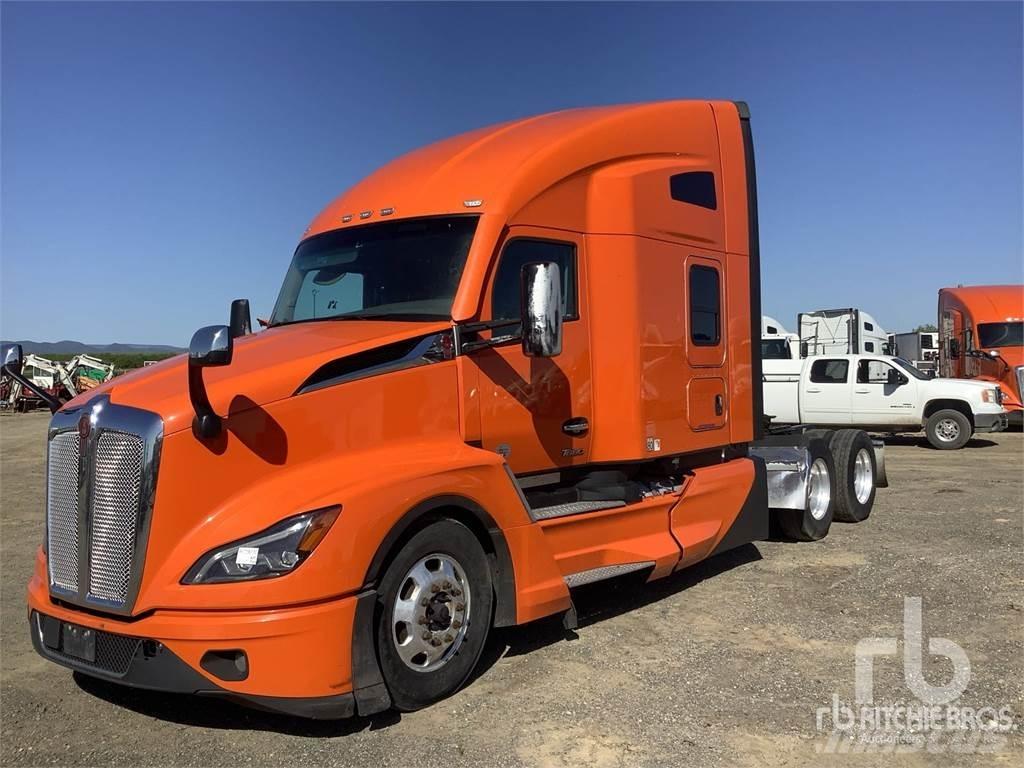 Kenworth T680 Conventional Trucks / Tractor Trucks