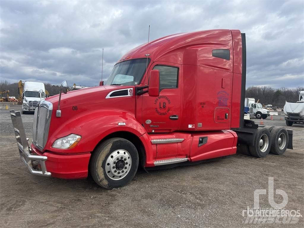 Kenworth T680 Conventional Trucks / Tractor Trucks