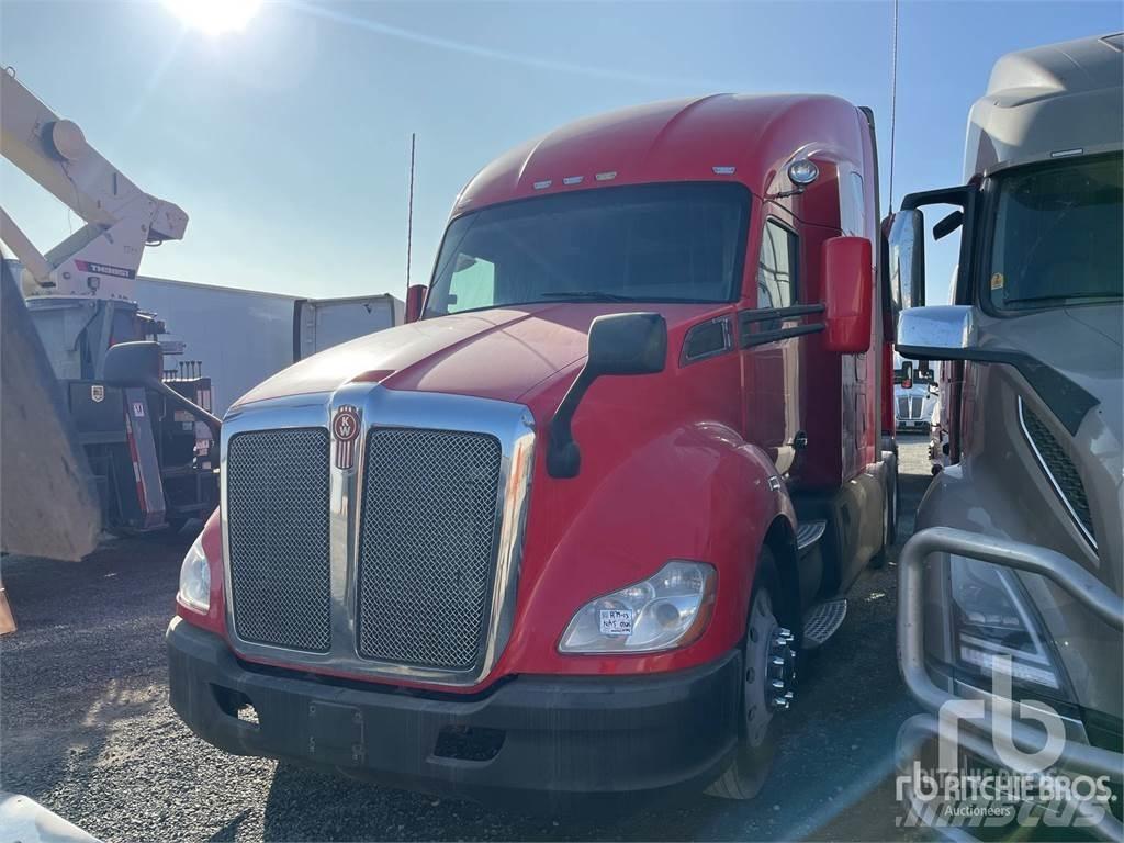 Kenworth T680 Conventional Trucks / Tractor Trucks
