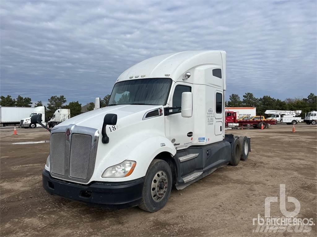 Kenworth T680 Conventional Trucks / Tractor Trucks