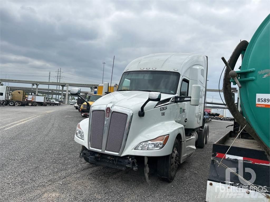 Kenworth T680 Conventional Trucks / Tractor Trucks