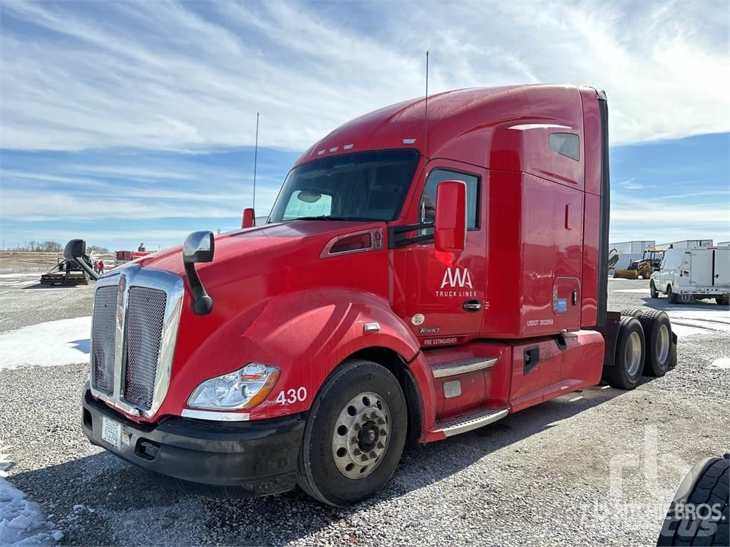 Kenworth T680 Conventional Trucks / Tractor Trucks