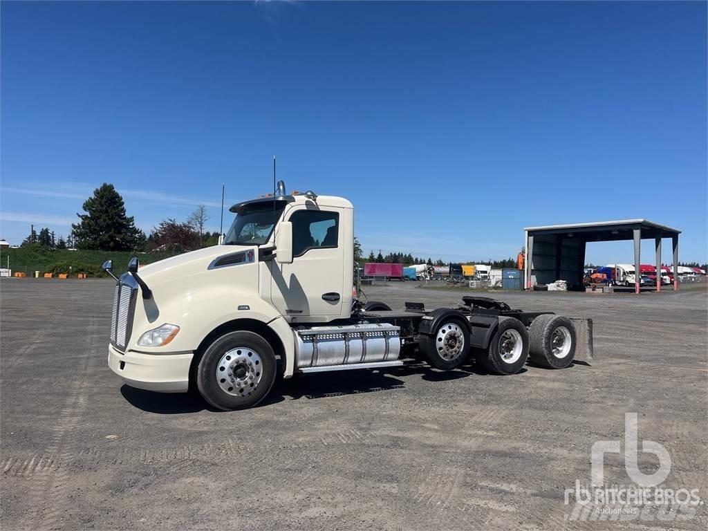 Kenworth T680 Conventional Trucks / Tractor Trucks