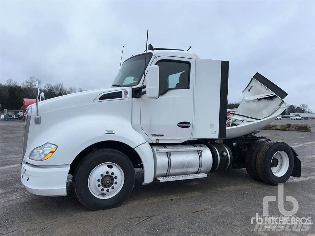 Kenworth T680 Conventional Trucks / Tractor Trucks