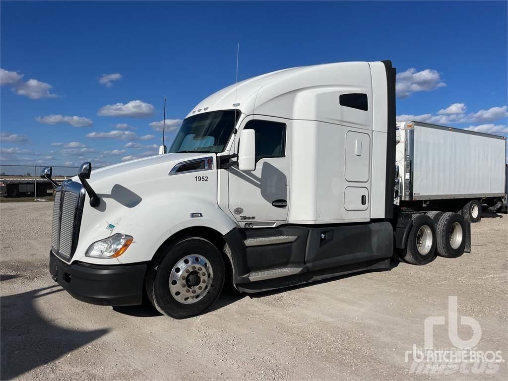Kenworth T680 Conventional Trucks / Tractor Trucks