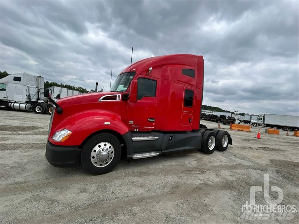 Kenworth T680 Conventional Trucks / Tractor Trucks