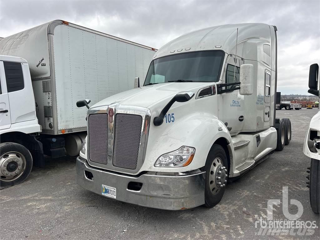 Kenworth T680 Conventional Trucks / Tractor Trucks