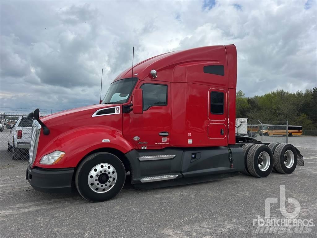 Kenworth T680 Conventional Trucks / Tractor Trucks