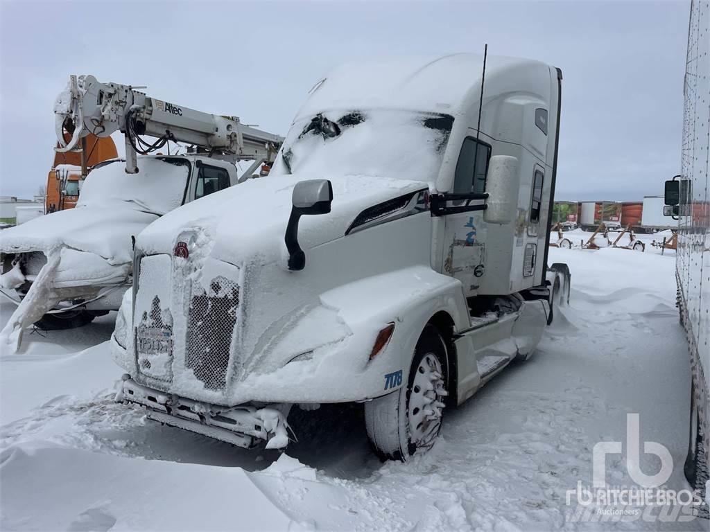 Kenworth T680 Conventional Trucks / Tractor Trucks