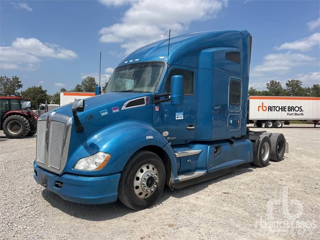 Kenworth T680 Conventional Trucks / Tractor Trucks