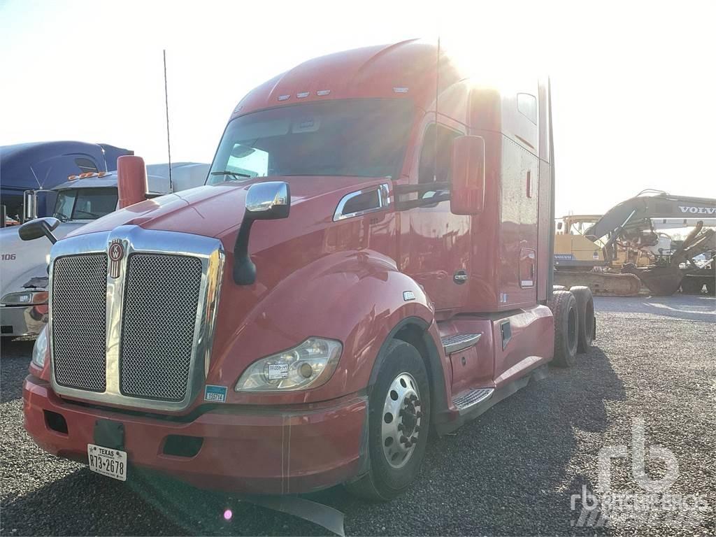 Kenworth T680 Conventional Trucks / Tractor Trucks