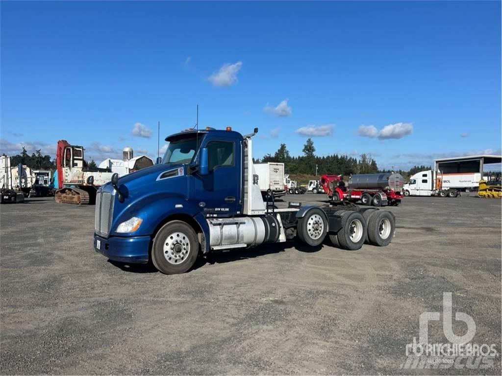 Kenworth T680 Conventional Trucks / Tractor Trucks