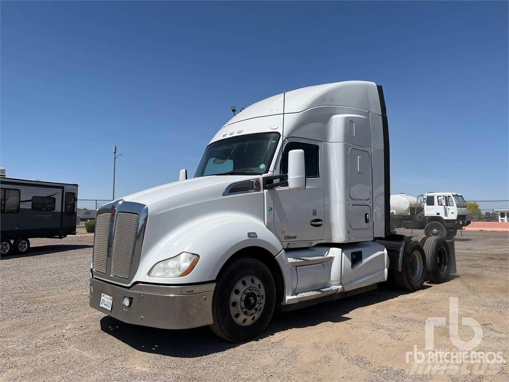 Kenworth T680 Conventional Trucks / Tractor Trucks