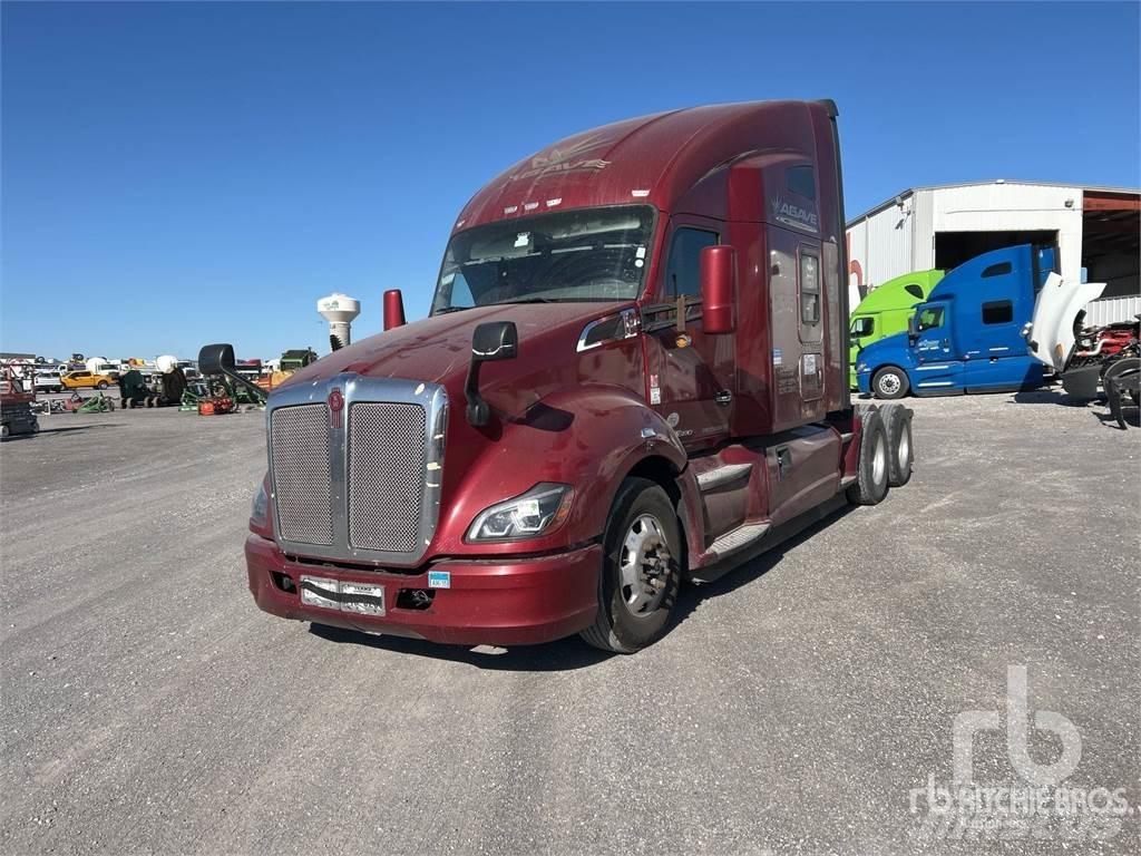 Kenworth T680 Conventional Trucks / Tractor Trucks