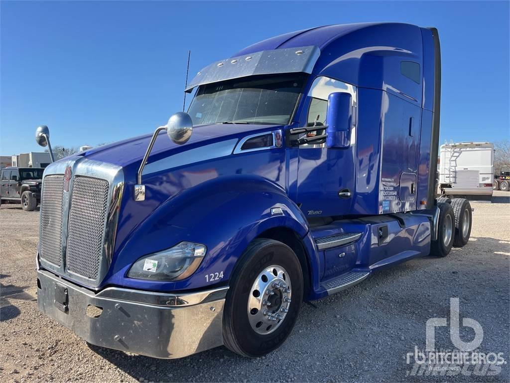 Kenworth T680 Conventional Trucks / Tractor Trucks