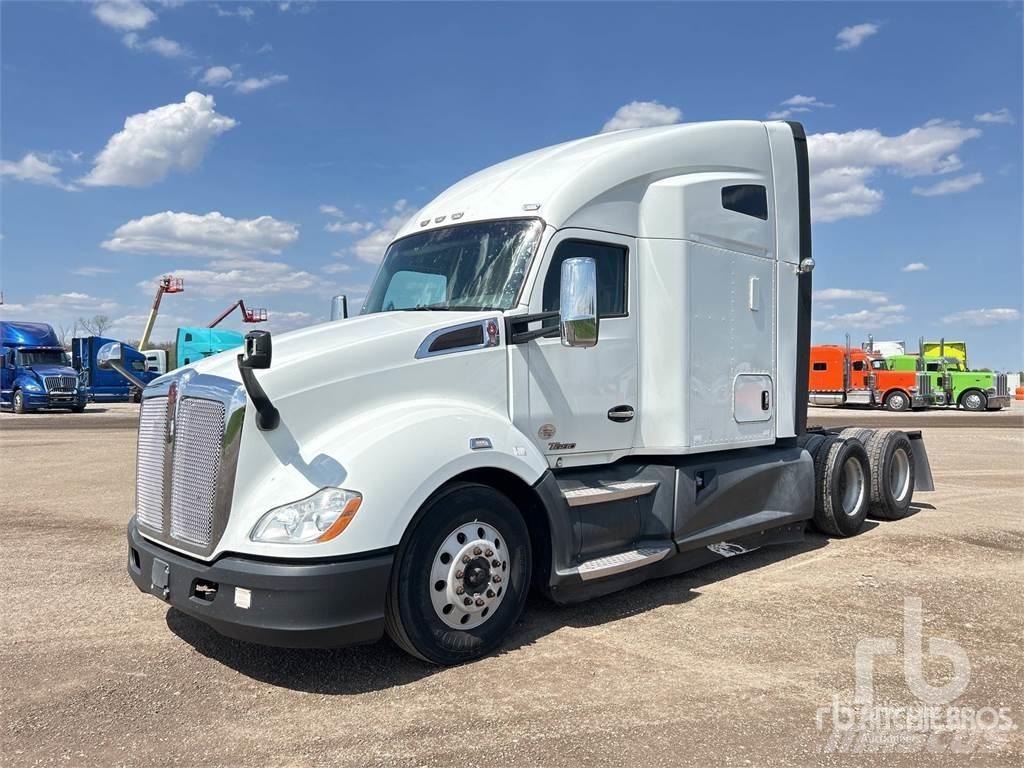 Kenworth T680 Conventional Trucks / Tractor Trucks
