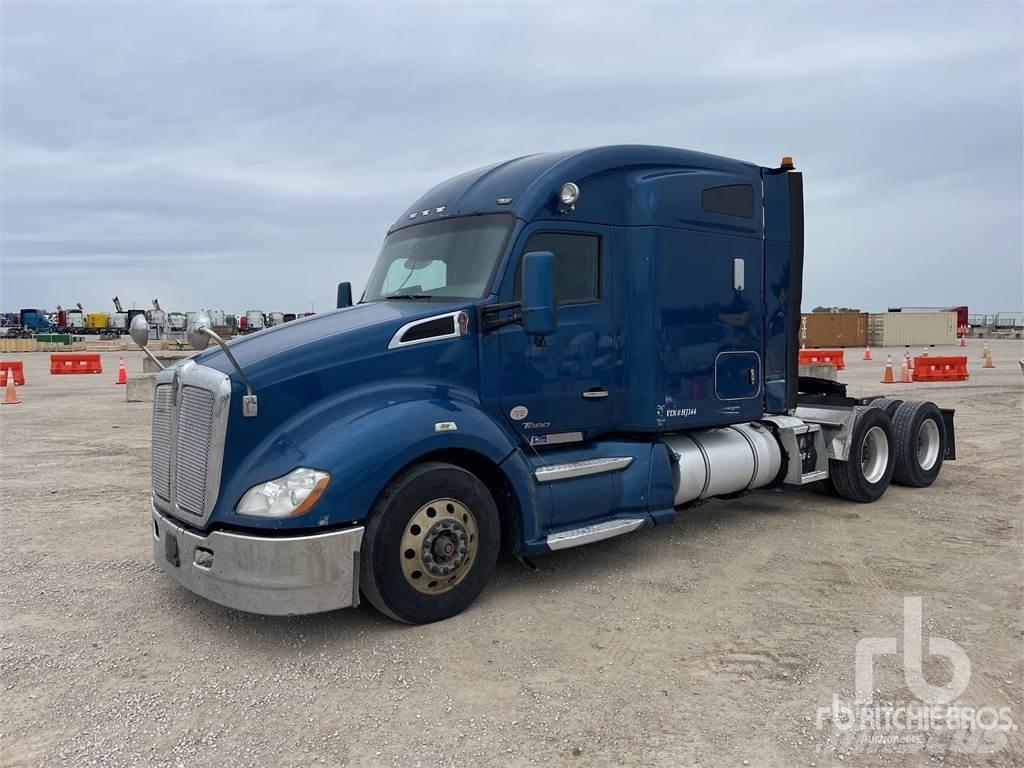 Kenworth T680 Conventional Trucks / Tractor Trucks