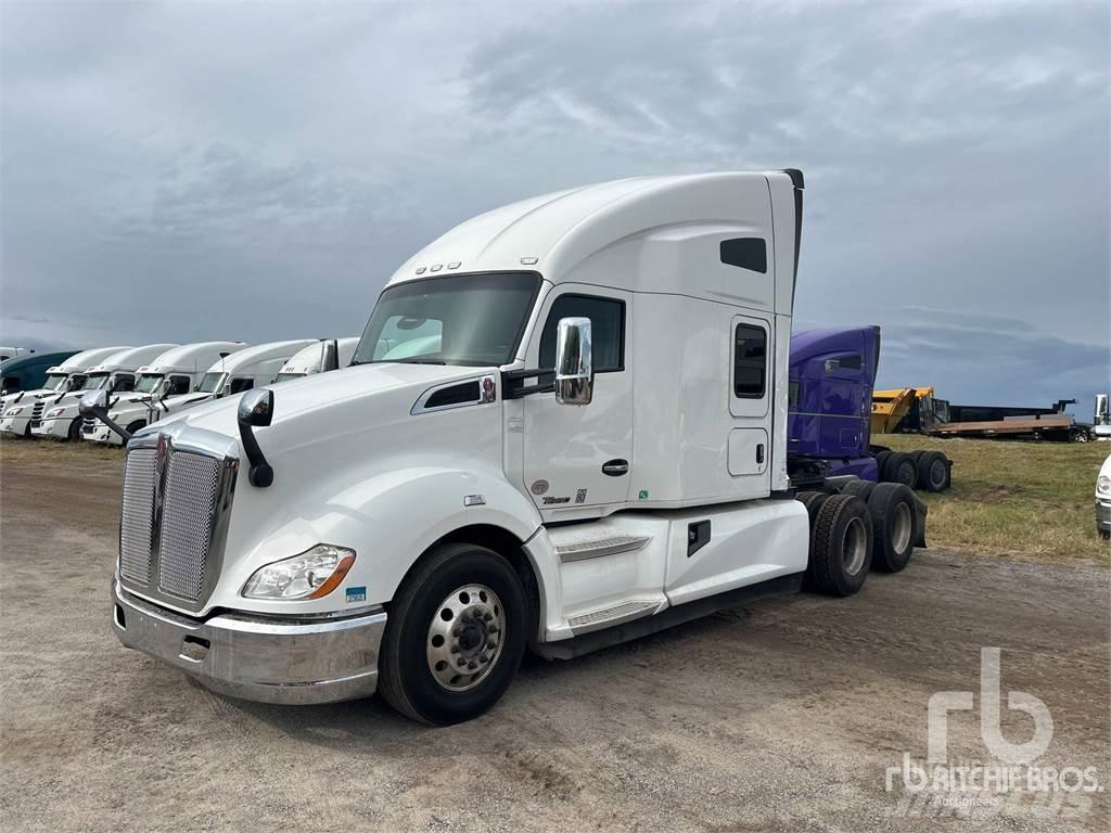 Kenworth T680 Conventional Trucks / Tractor Trucks