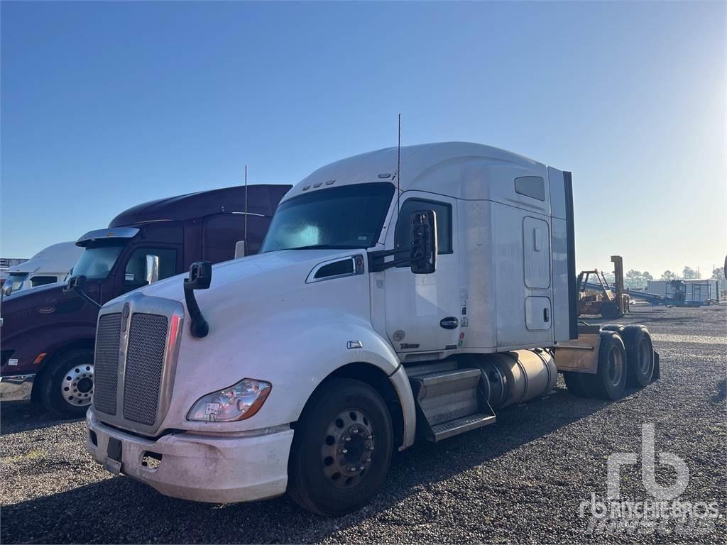 Kenworth T680 Conventional Trucks / Tractor Trucks