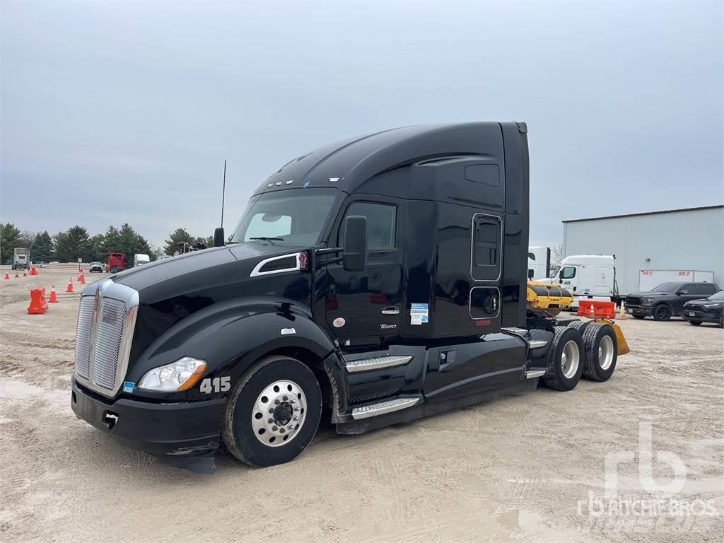 Kenworth T680 Conventional Trucks / Tractor Trucks