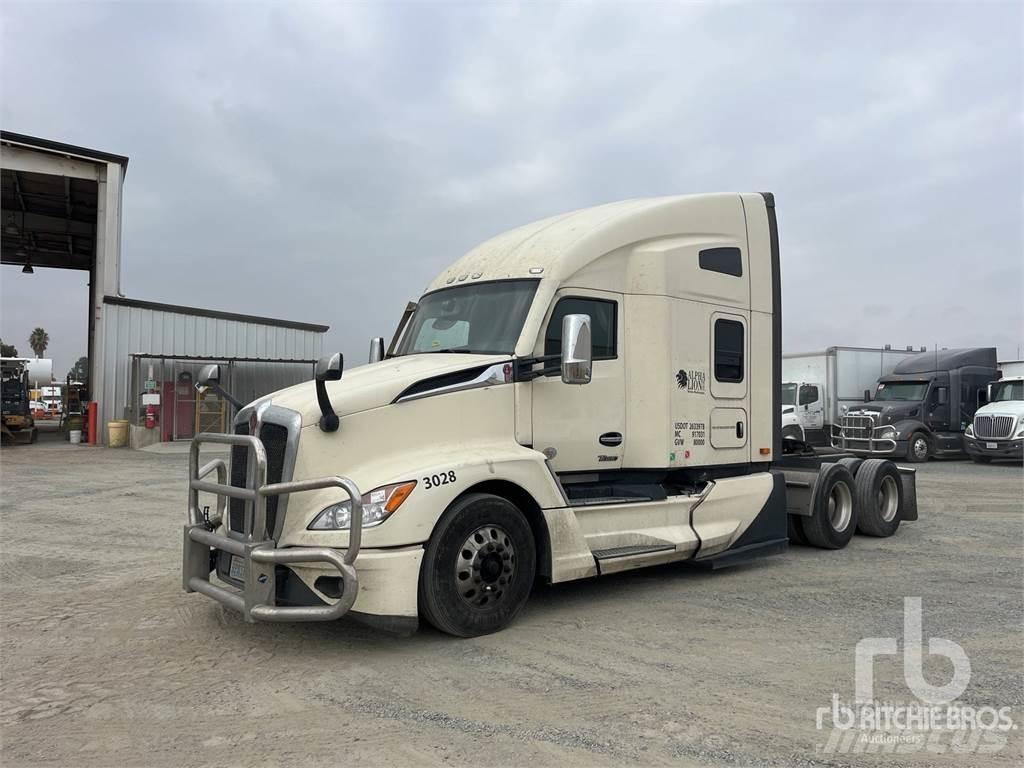 Kenworth T680 Conventional Trucks / Tractor Trucks