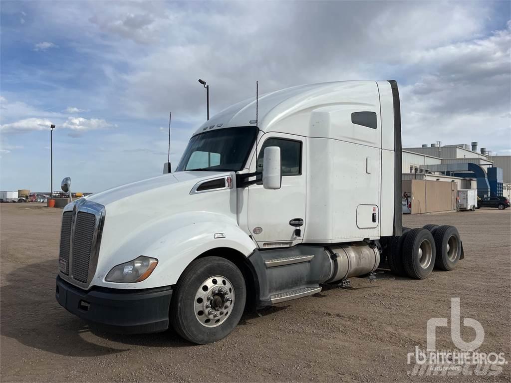 Kenworth T680 Conventional Trucks / Tractor Trucks