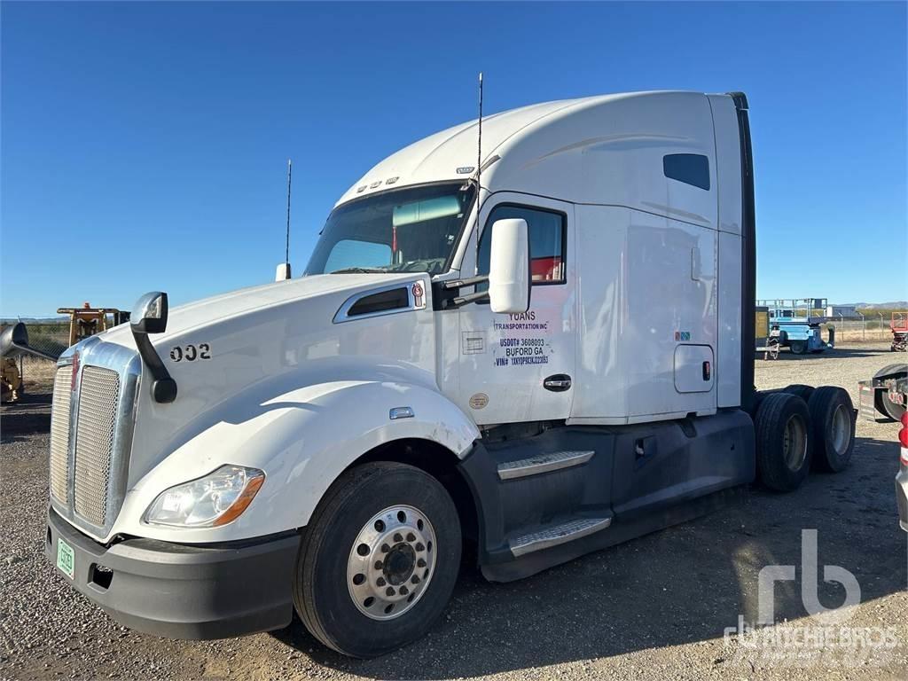 Kenworth T680 Conventional Trucks / Tractor Trucks