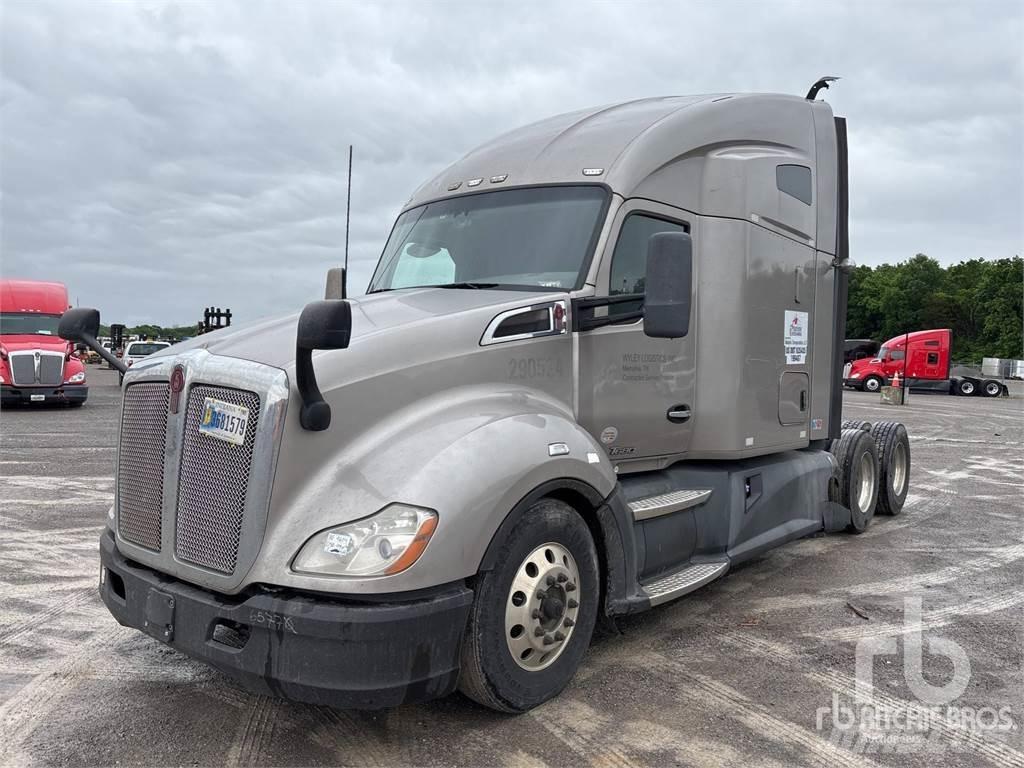 Kenworth T680 Conventional Trucks / Tractor Trucks