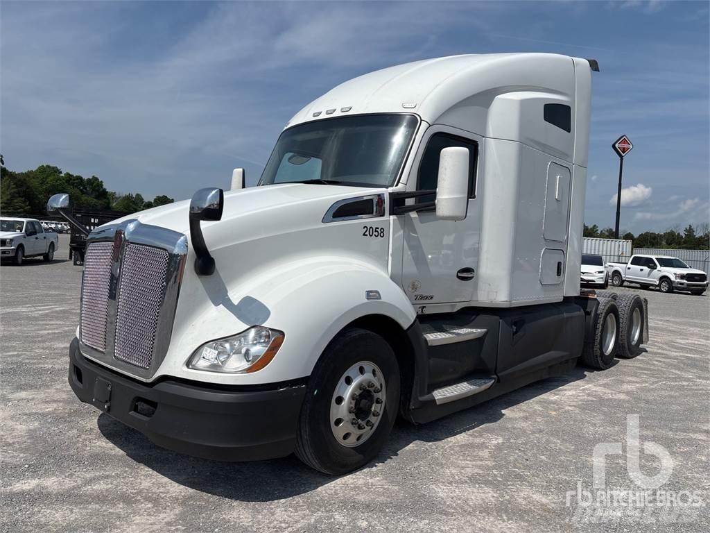 Kenworth T680 Conventional Trucks / Tractor Trucks