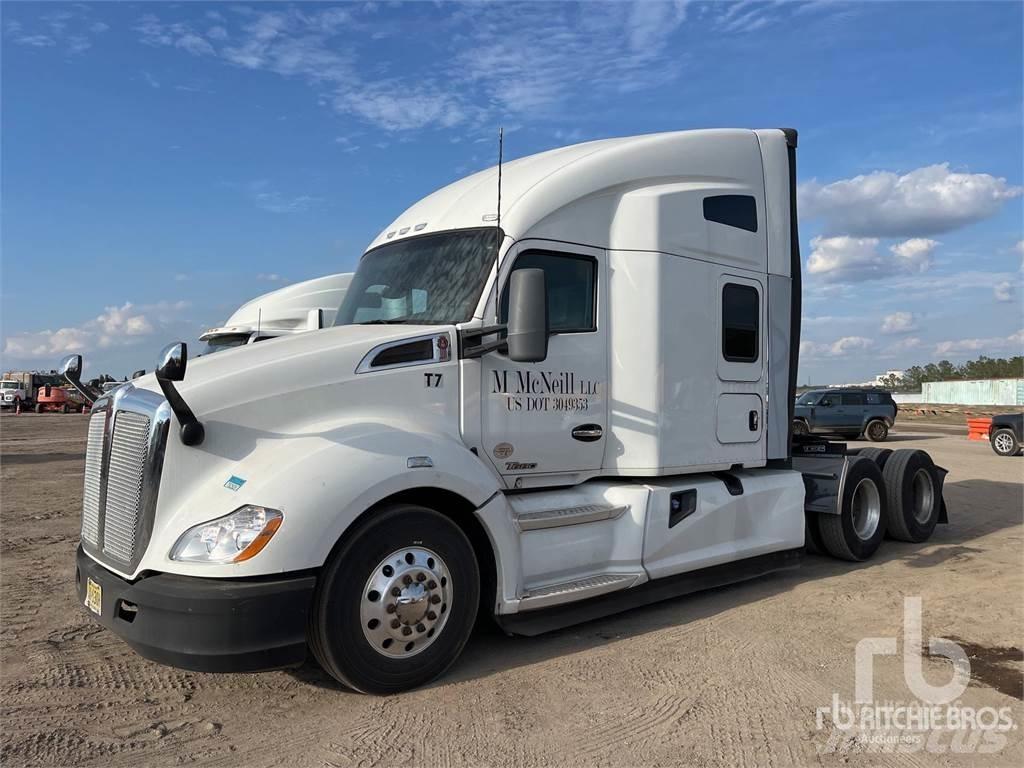 Kenworth T680 Conventional Trucks / Tractor Trucks