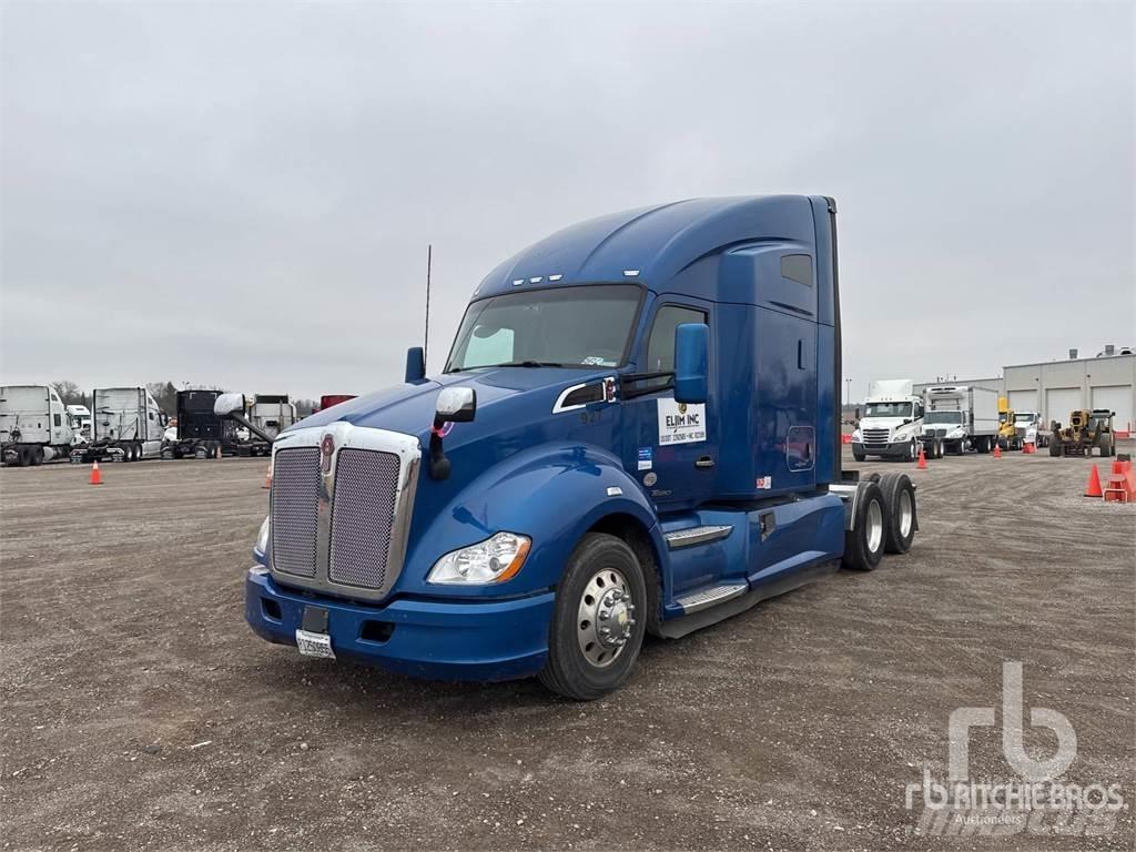 Kenworth T680 Conventional Trucks / Tractor Trucks