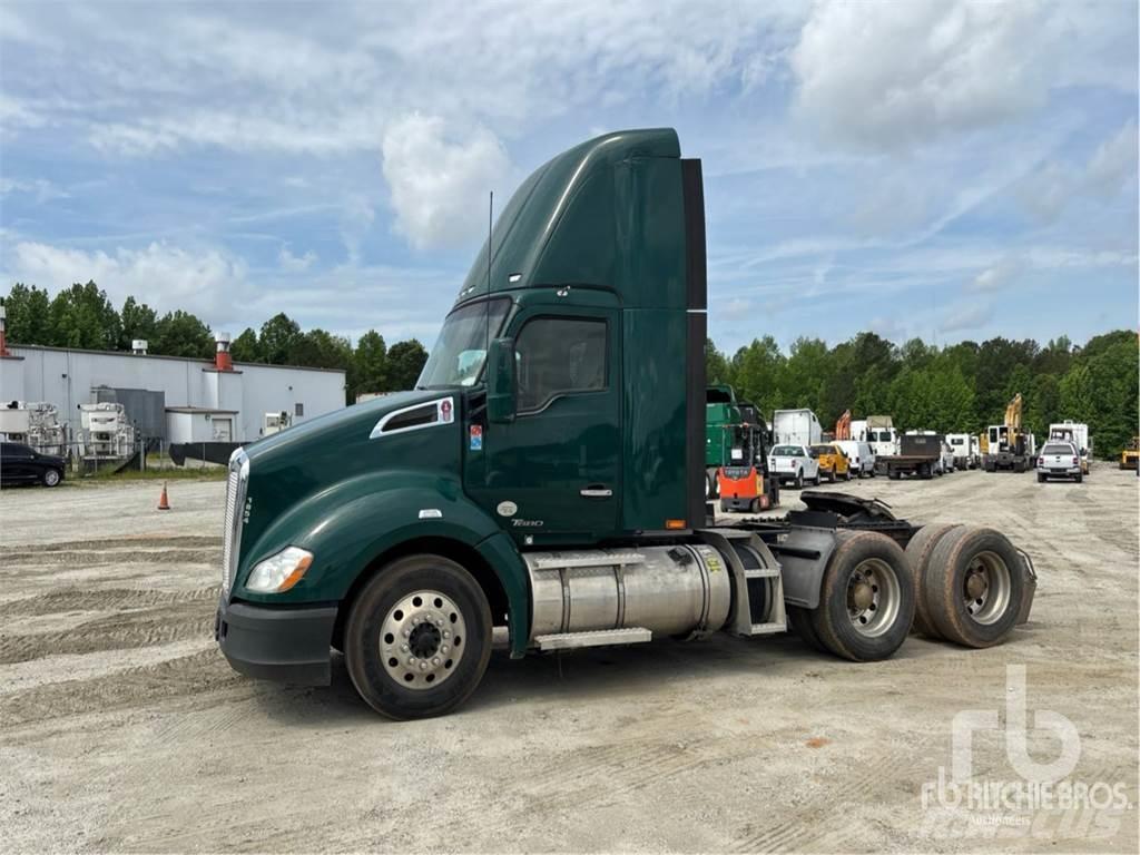 Kenworth T680 Conventional Trucks / Tractor Trucks