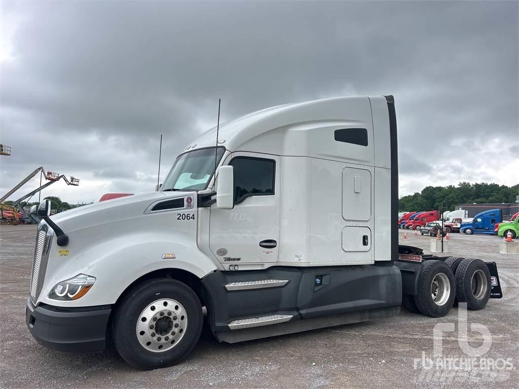 Kenworth T680 Conventional Trucks / Tractor Trucks