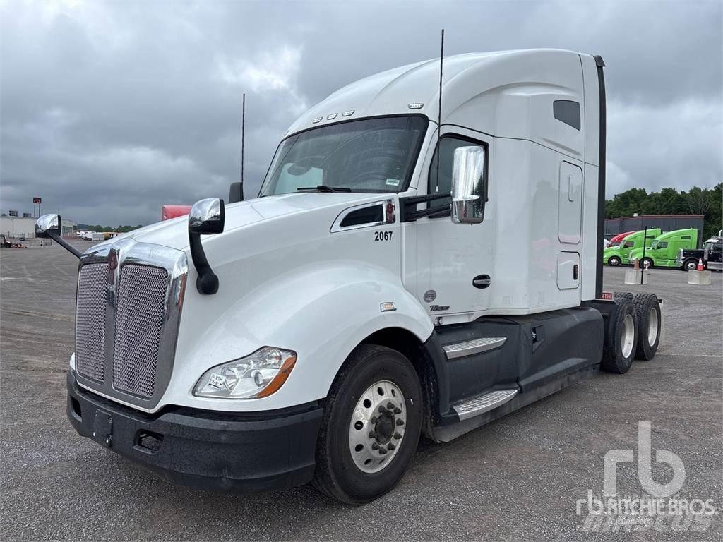 Kenworth T680 Conventional Trucks / Tractor Trucks