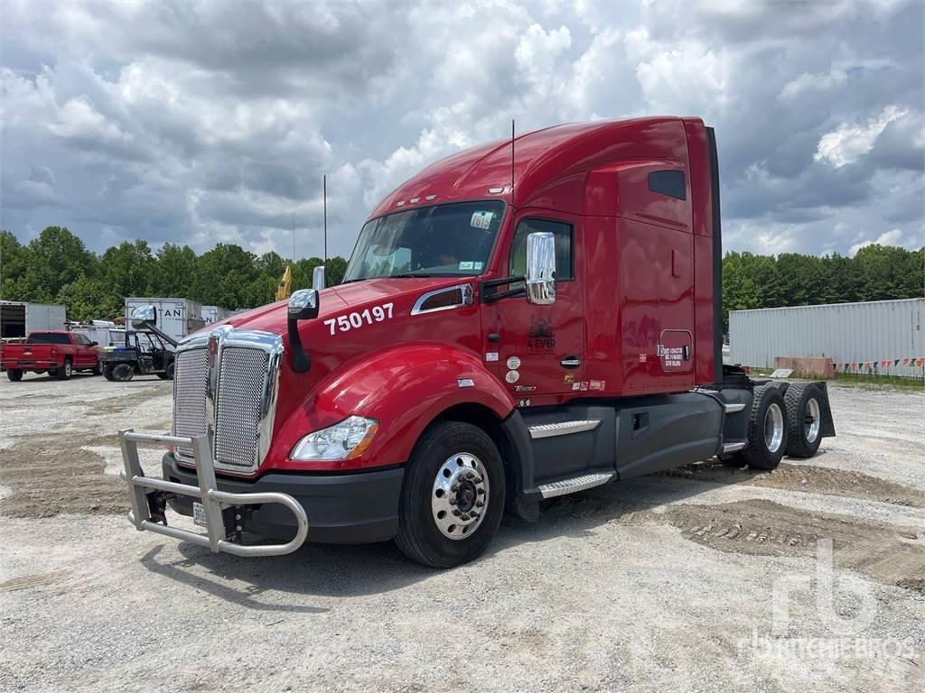 Kenworth T680 Conventional Trucks / Tractor Trucks