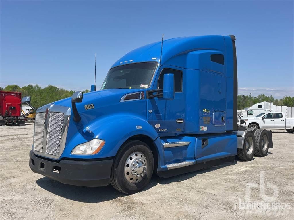 Kenworth T680 Conventional Trucks / Tractor Trucks