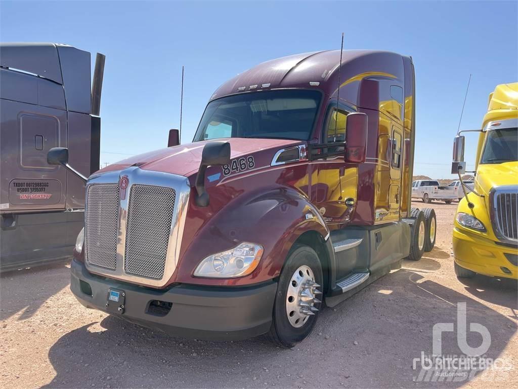 Kenworth T680 Conventional Trucks / Tractor Trucks